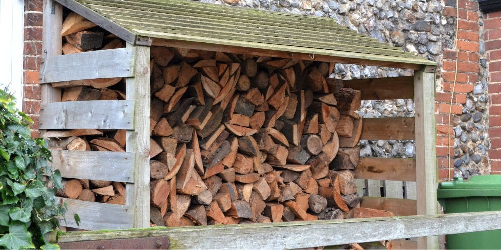Unterbau für die Lagerung von Brennholz
