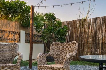 Top Tipps, um Lichterketten im Garten ohne Bäume aufzuhängen